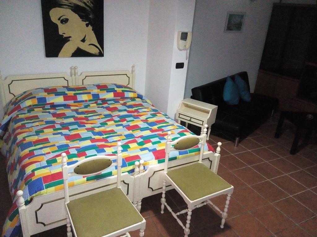 Dimora Donna Clara Bed and Breakfast Conversano Habitación foto