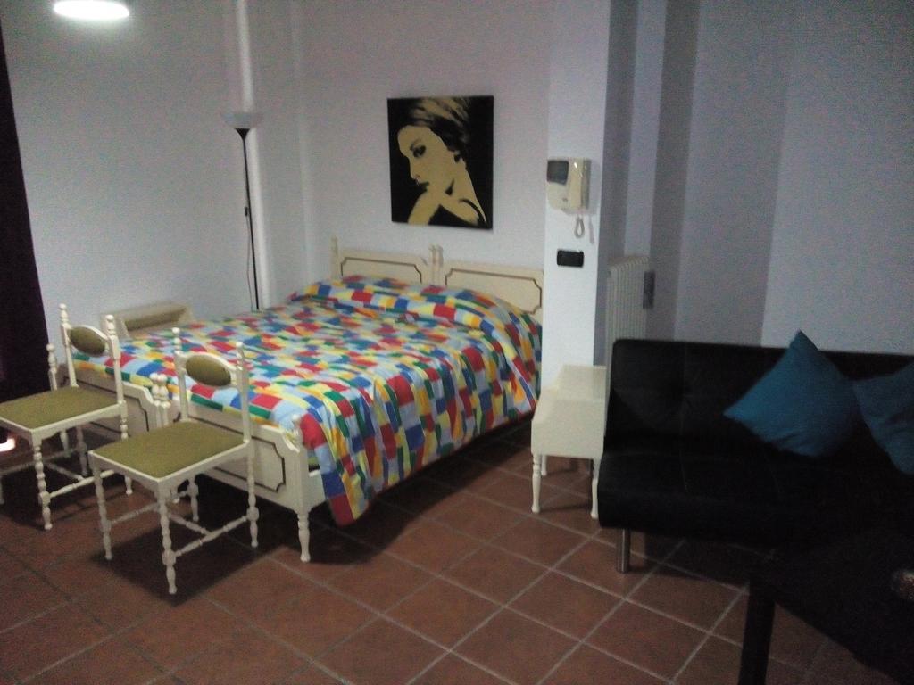 Dimora Donna Clara Bed and Breakfast Conversano Habitación foto